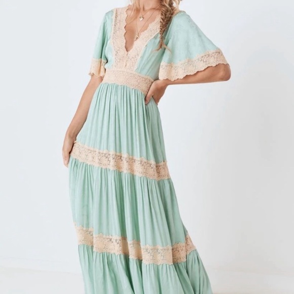 ***ISO SPELL OCEAN GOWN IN SEAFOAM SIZE MEDIUM - Picture 1 of 2